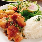 カフェ ドゥ ラペ - グリルチキンシャリアピンソース