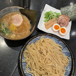 青山焼鳥倶楽部 昼の部 らーめん・つけ麺屋 - 