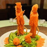 Ishingou Tenshin Chashitsu - ◎料理長が人参で彫った作品をテーブルに飾ってくれていた。