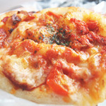 Boulangerie Nao - ドライトマトと3種のチーズピザ (200円) '12 9月上旬