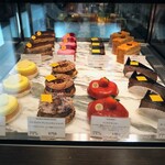 ピエール・エルメ・パリ ホテル ニューオータニ - エルメのショーケース