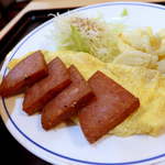 みかど - ポークとたまご焼き定食（￥500）ベーコンエッグのランチョンミート版、沖縄の定番料理だ