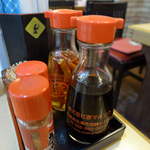 みかど - 醤油の銘柄を見るのも、旅の楽しみの一つ。「赤マルソウ」なんて初耳です！