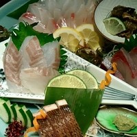 土佐料理 司 阪急グランドビル店 - お造り盛り合わせ