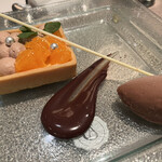 THE CLASSICA BAY RESORT - みかんとチョコレートのタルト　チョコアイス添え