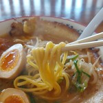 麺屋・國丸。 - 北海道百年味噌サムライラーメンの麺