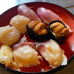 リリー鮨 - お店オススメ旬の握り寿司4種類