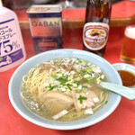 大和家 - 塩ラーメン¥690、瓶ビール（大）¥650