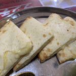 アジアン料理 サンサル - チーズナン