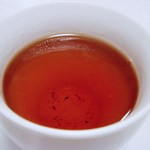 紅茶舗サウザンドリーフ - 家で淹れてみました。　とても紅茶らしい色です。