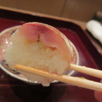 寿修 - しゃりの立ち過ぎない酸味が、鯵の良さを生かしています。