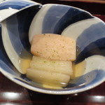 Jushuu - 里芋と白ずいきのシンプルながら味わい深いものです。