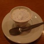 アノニム - 焼き茄子風味のプリン、生姜風味のソースかけ