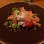 アノニム - カツオのカルパッチョ（チーズ、ガズパッチョのシャーベットかけ）