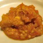 HEYDAYS - トリッパを小皿に取って頂いてみると、熱々で程よい辛味が効いて中々旨しな味わいでした。