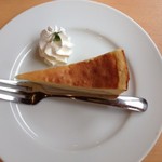 森のレストラン - さつまいも入りベークドチーズケーキ