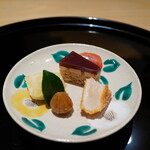 まき村 - お菓子のような見た目の料理