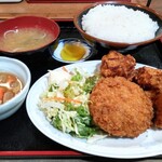 ポンポ子 - メンチと鳥唐揚定食 ¥850