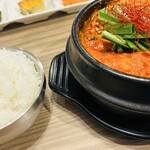 KOREAN DINING HIDEAWAY 296 - ライスはおかわり自由。