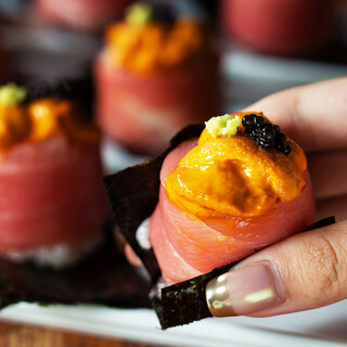 精緻的海膽、肥美的鮪魚、魚子醬壽司「Uni Toro Caviar」擁有眾多粉絲★