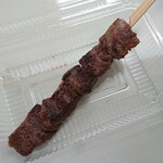 丸鶏 ステーキみさき食堂 - 炭火焼サガリステーキ串　480円