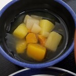 白石区複合庁舎 食堂 - 果物缶詰め