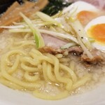 コッテリの塩らー麺専門店 MANNISH - コッテリの塩らー麺＋チャーシュー追加１枚＋味玉