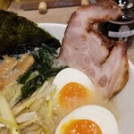 コッテリの塩らー麺専門店 MANNISH - コッテリの塩らー麺＋チャーシュー追加１枚＋味玉