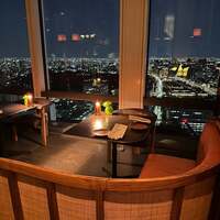 ザ タヴァン グリル＆ラウンジ - 