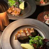 ザ タヴァン グリル＆ラウンジ - 