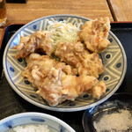 たつ味 - ジューシーなアッサリ旨塩味のから揚げ