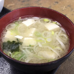 市場食堂 - 味噌汁、イイ出汁出ています。