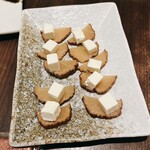 和風居酒屋 琴～koto～ - いぶりがっこ＆クリームチーズ　690円