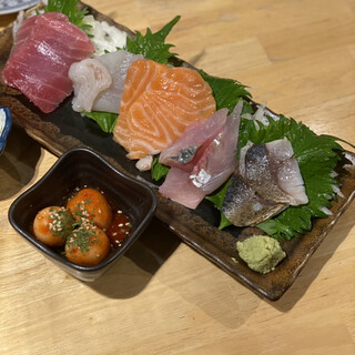 個室 まぐろの中落ち100円の居酒屋 まぐろんち_1