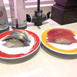 元気寿司 川崎駅前大通店 - 霜降りにしん120円、まぐろ130円。にしんの脂ののり、最高です。まぐろは厚切りで、やっぱり元気寿司さんがいちばん