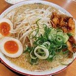 日出屋 - 【こってりホルモン煮卵とんこつラーメン　1050円】