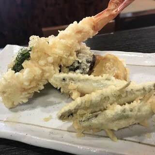 We offer authentic Tempura made with carefully selected ingredients at reasonable prices.