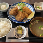 猫丸食堂 - ★猫丸メンチカツ（２ケ）と牡蠣フライ（３ケ）定食
      　　¥1,000（税込）