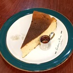 チーズケーキと彩りカレー Luna piena - バスクチーズケーキ。