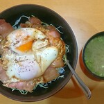 すすきの食堂  - ベーコンエッグ丼 ¥800