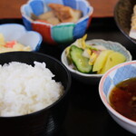 うおふね - ご飯、ポテサラ、煮物、お新香