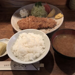 とんかつ かつせい - ロースかつ定食。