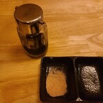 味の六白 - 甘醤油なら出してもらえるのとデフォルトとして岩塩