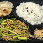 華苑 - ニンニクの芽と豚肉炒め