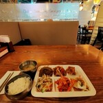 韓国家庭料理ジャンモ - 2023年2月22日(水)鉄板プルコギ定食の選べる惣菜