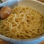 らーめん心繋 - つけめんの麺のアップ