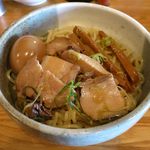 らーめん心繋 - つけ汁の中の具材