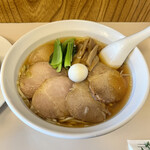鎌倉赤坂飯店 - チャーシューとうずらの卵で、アガるぅ〜♪
