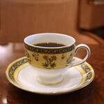 英國屋 - ブレンドコーヒー(660円)
コーヒーカップ : Wedgwood / INDIA