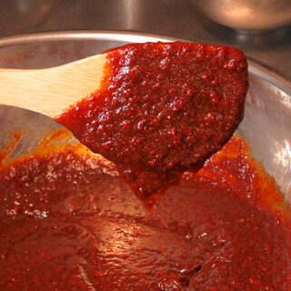 【こだわりの味噌ダレ赤辛ダレ】